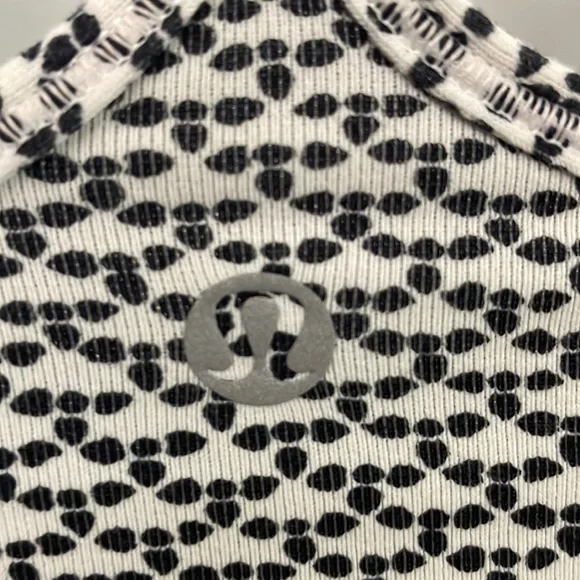 Lululemon  tank size 2 - Picture 4 of 5